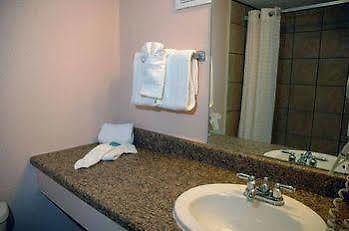 Bradford Inn & Suites Midland Zewnętrze zdjęcie