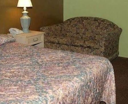 Bradford Inn & Suites Midland Zewnętrze zdjęcie